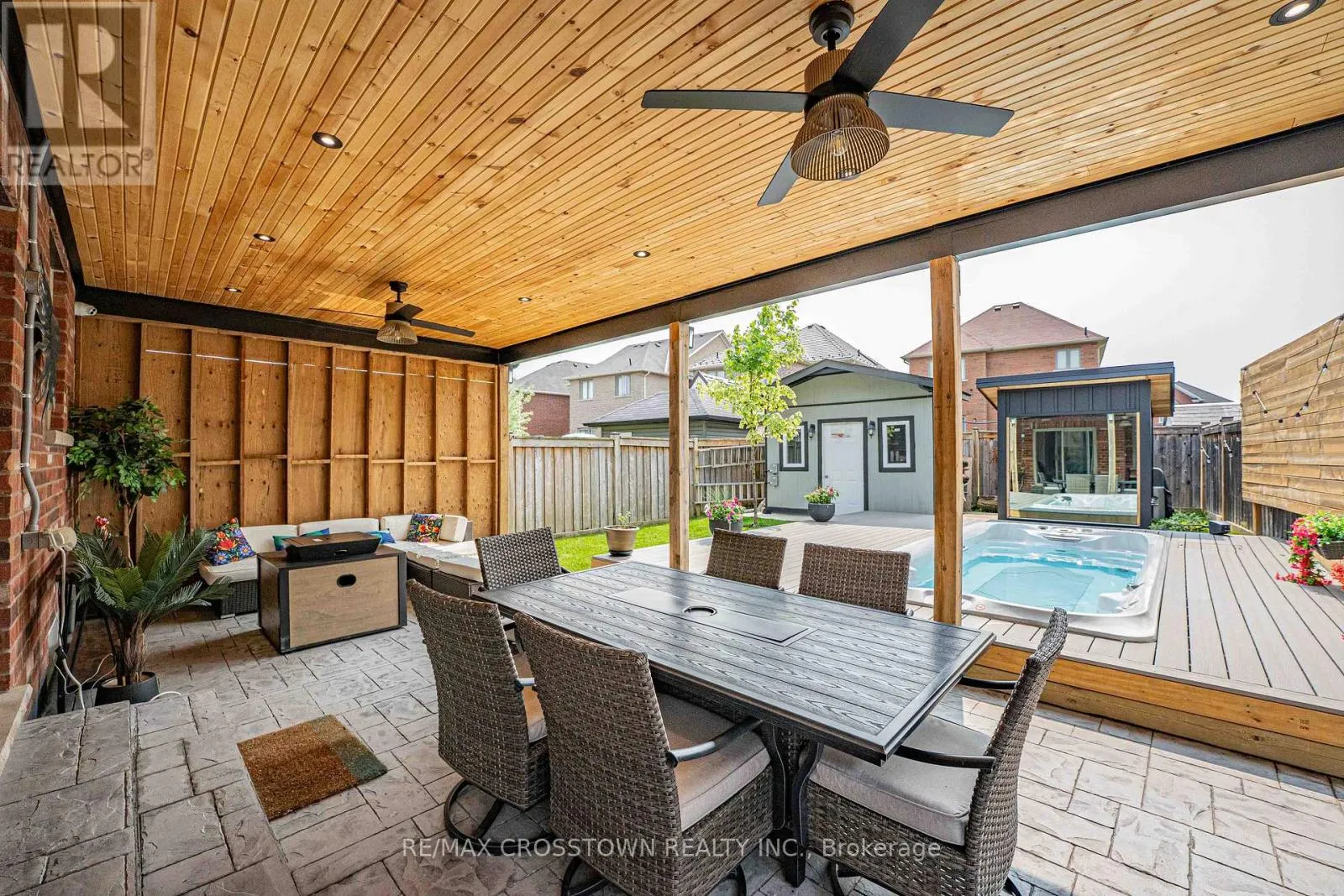 2199 DAWSON CRESCENT