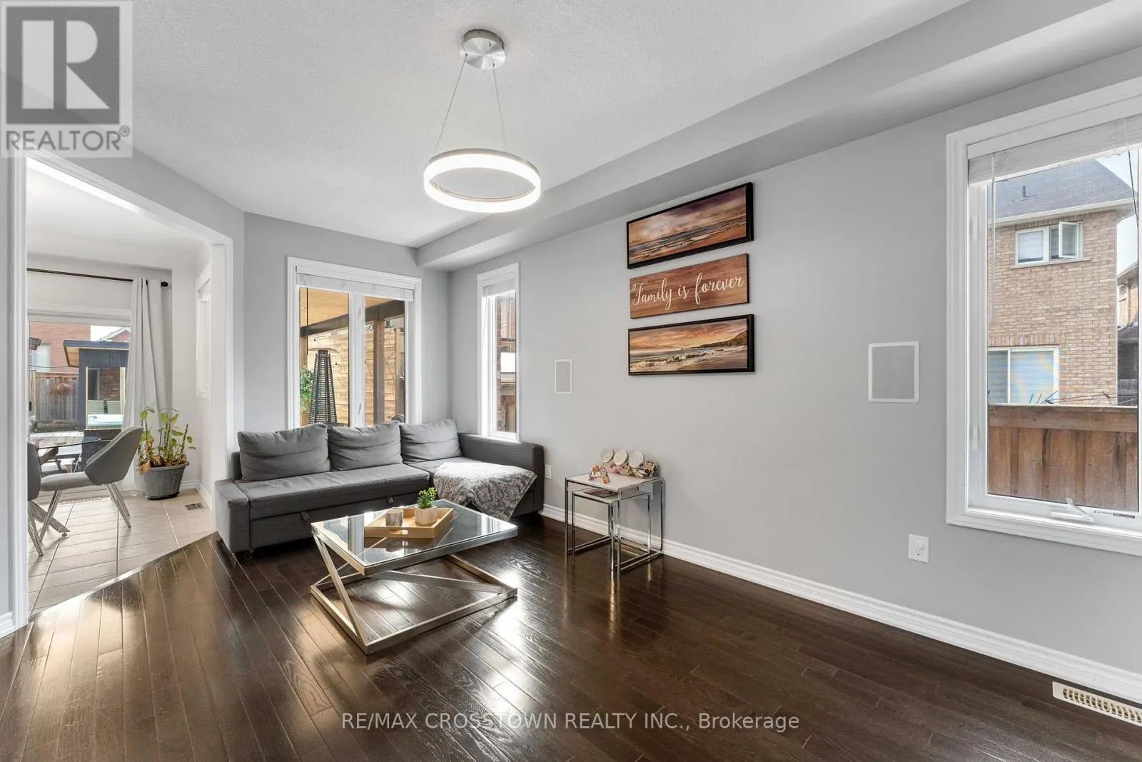 2199 DAWSON CRESCENT