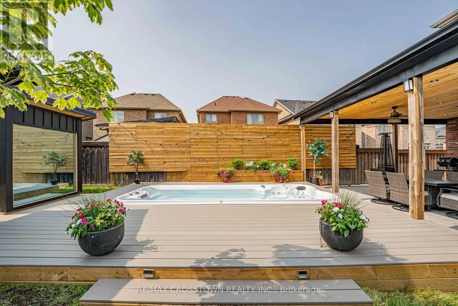 2199 DAWSON CRESCENT