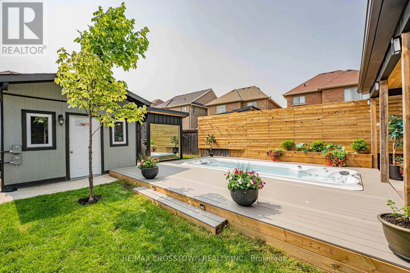2199 DAWSON CRESCENT