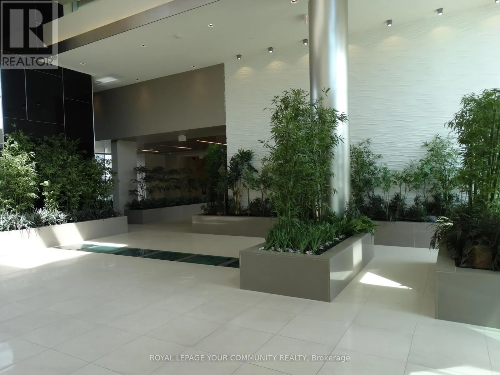 515B - 9600 YONGE STREET