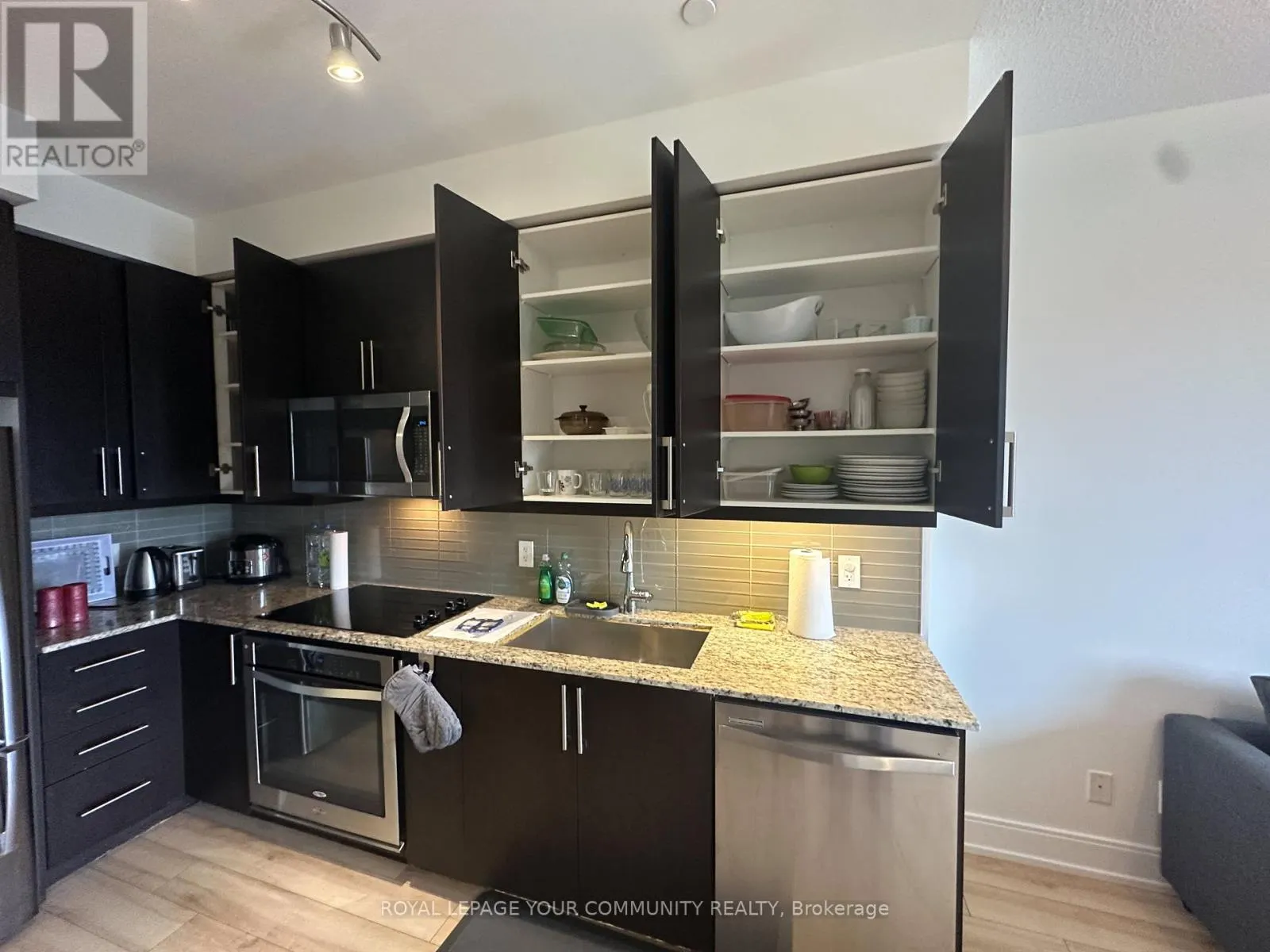 515B - 9600 YONGE STREET