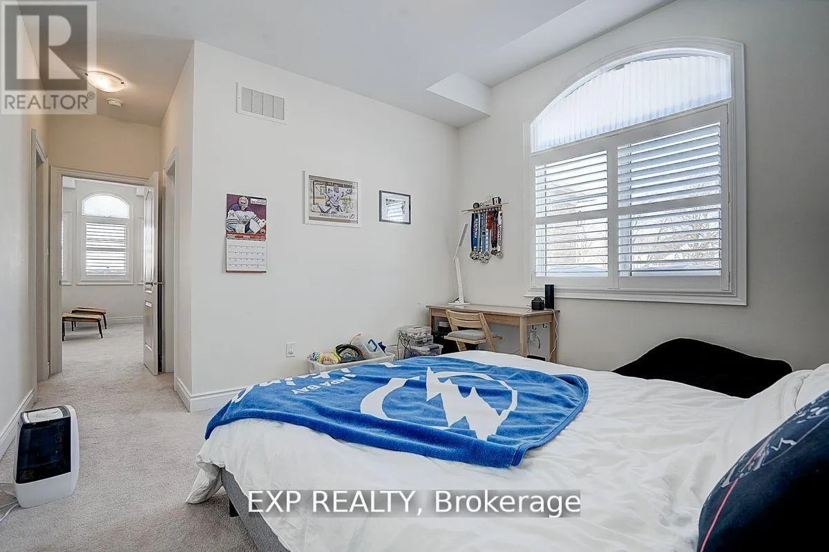 41 WALTER TUNNY CRESCENT
