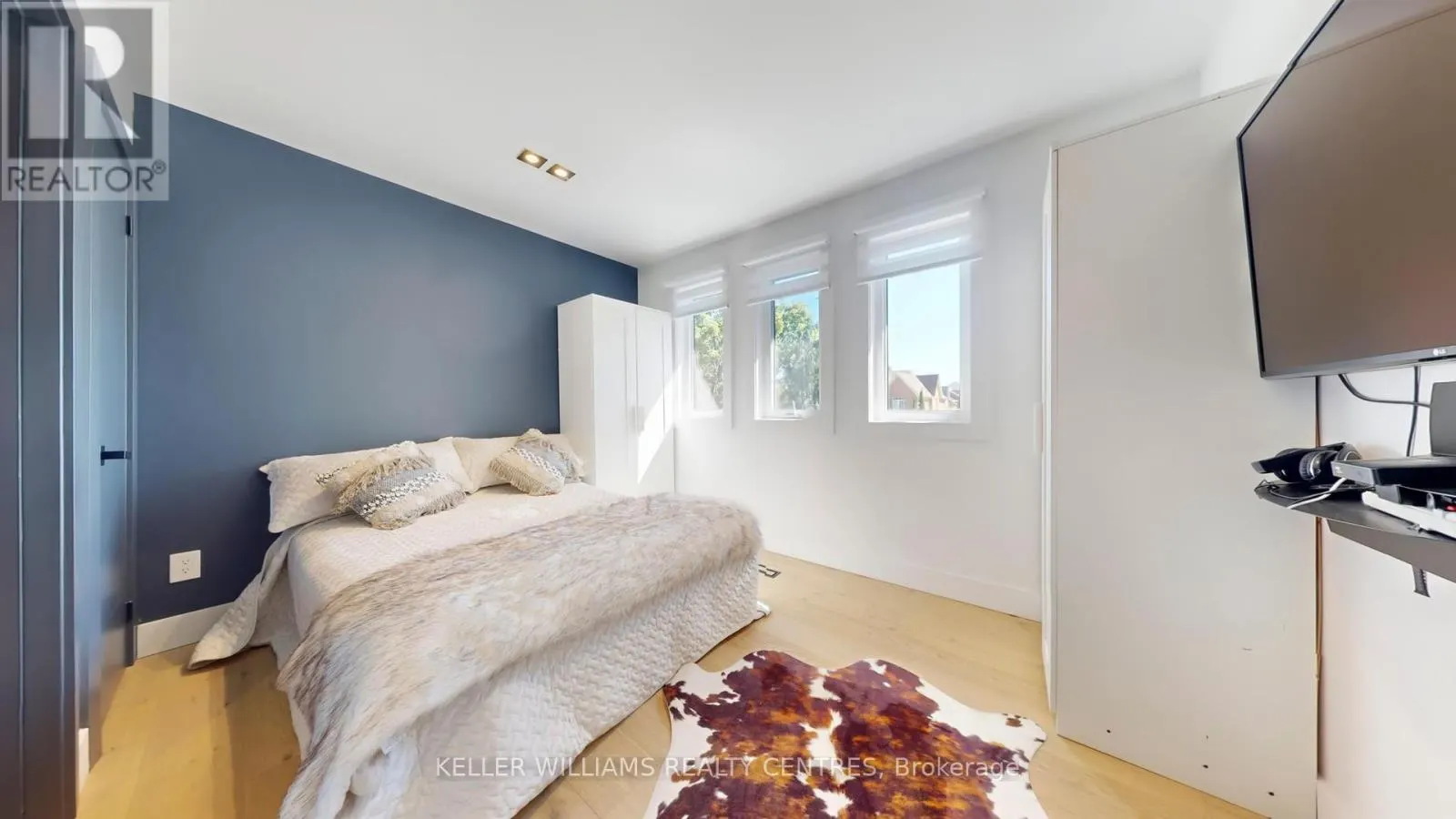 280 KENNEDY STREET W