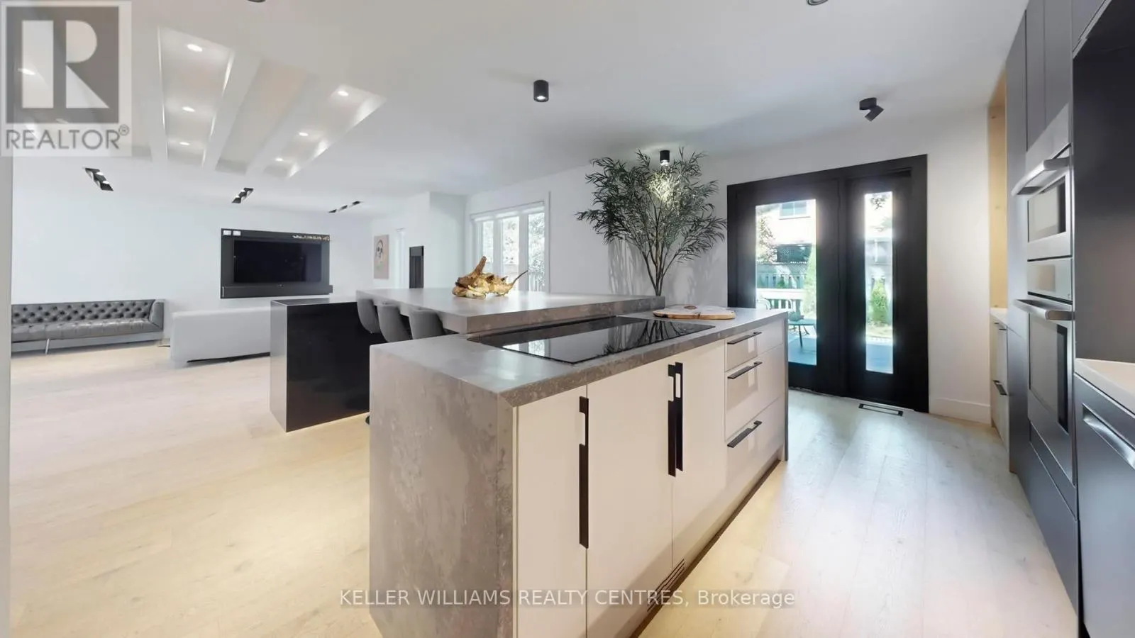 280 KENNEDY STREET W