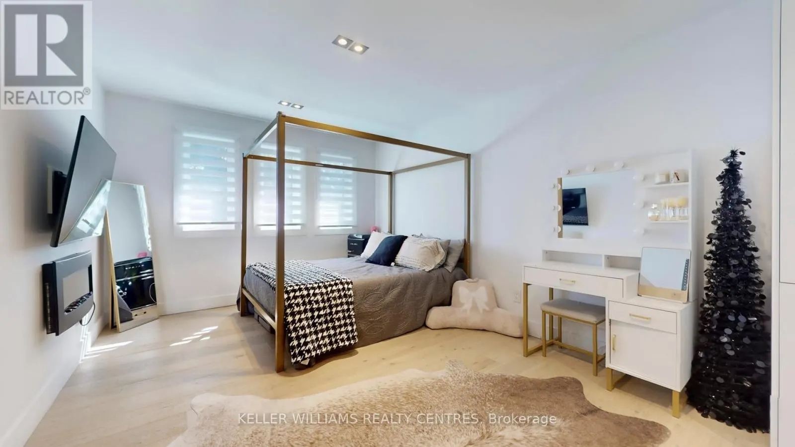 280 KENNEDY STREET W