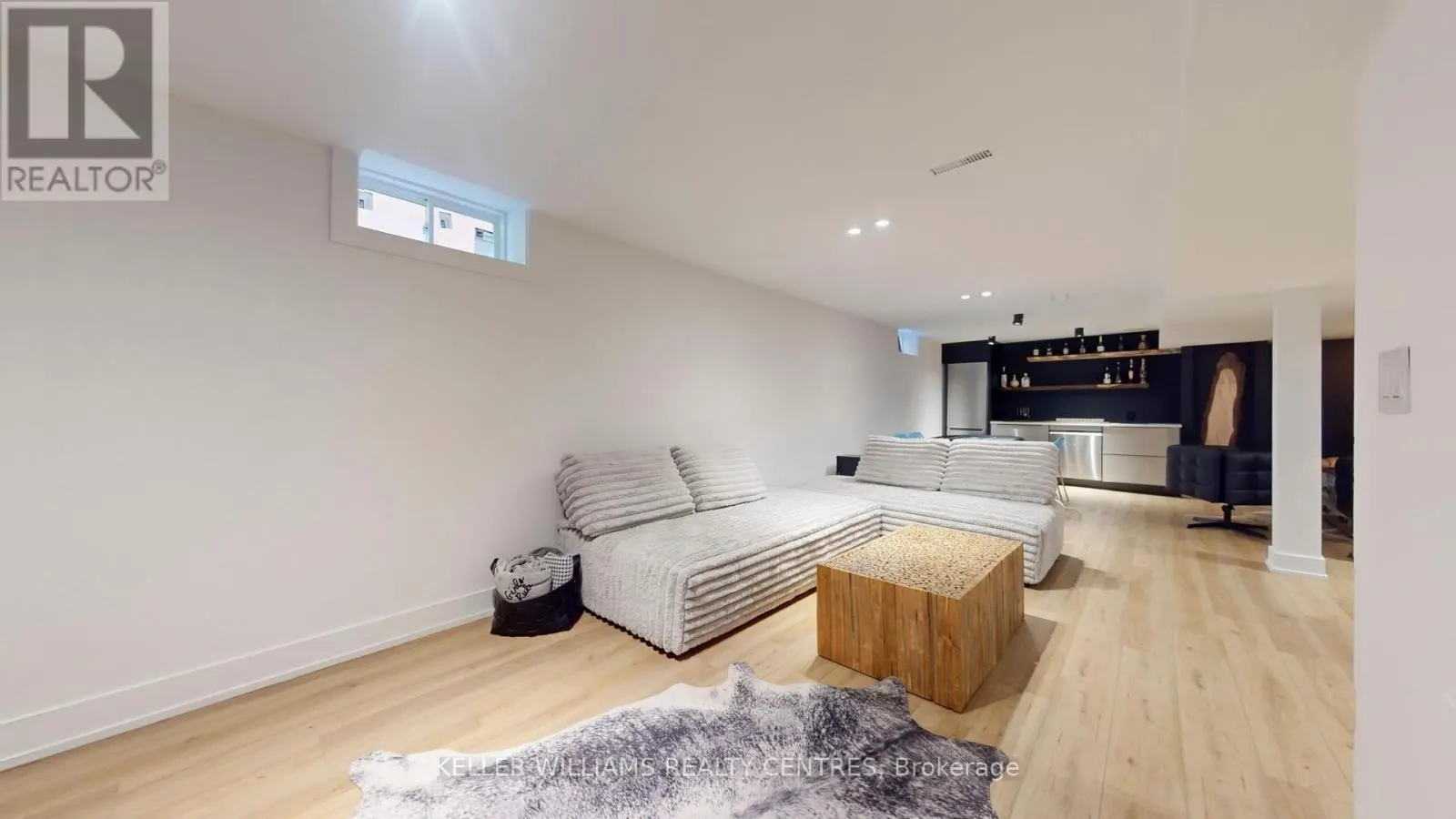 280 KENNEDY STREET W