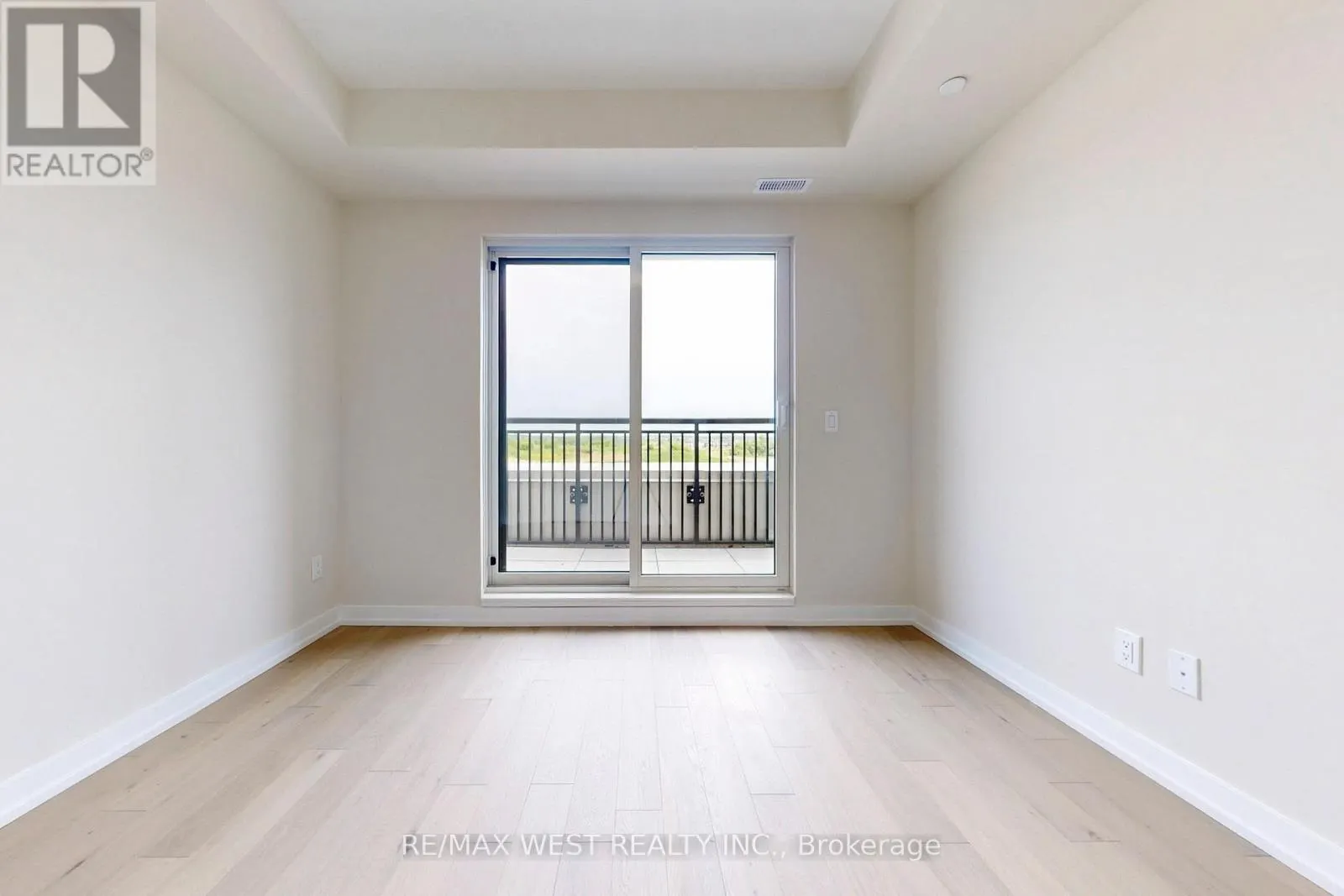 B301 - 65 SAIGON DRIVE N