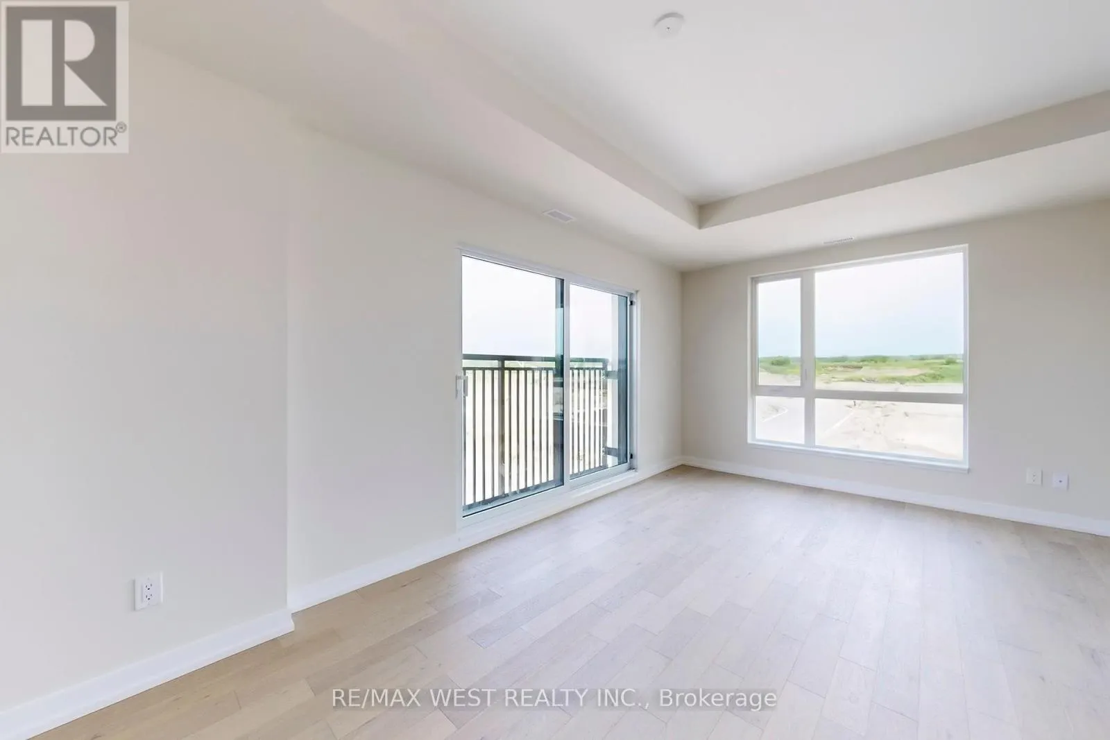B301 - 65 SAIGON DRIVE N