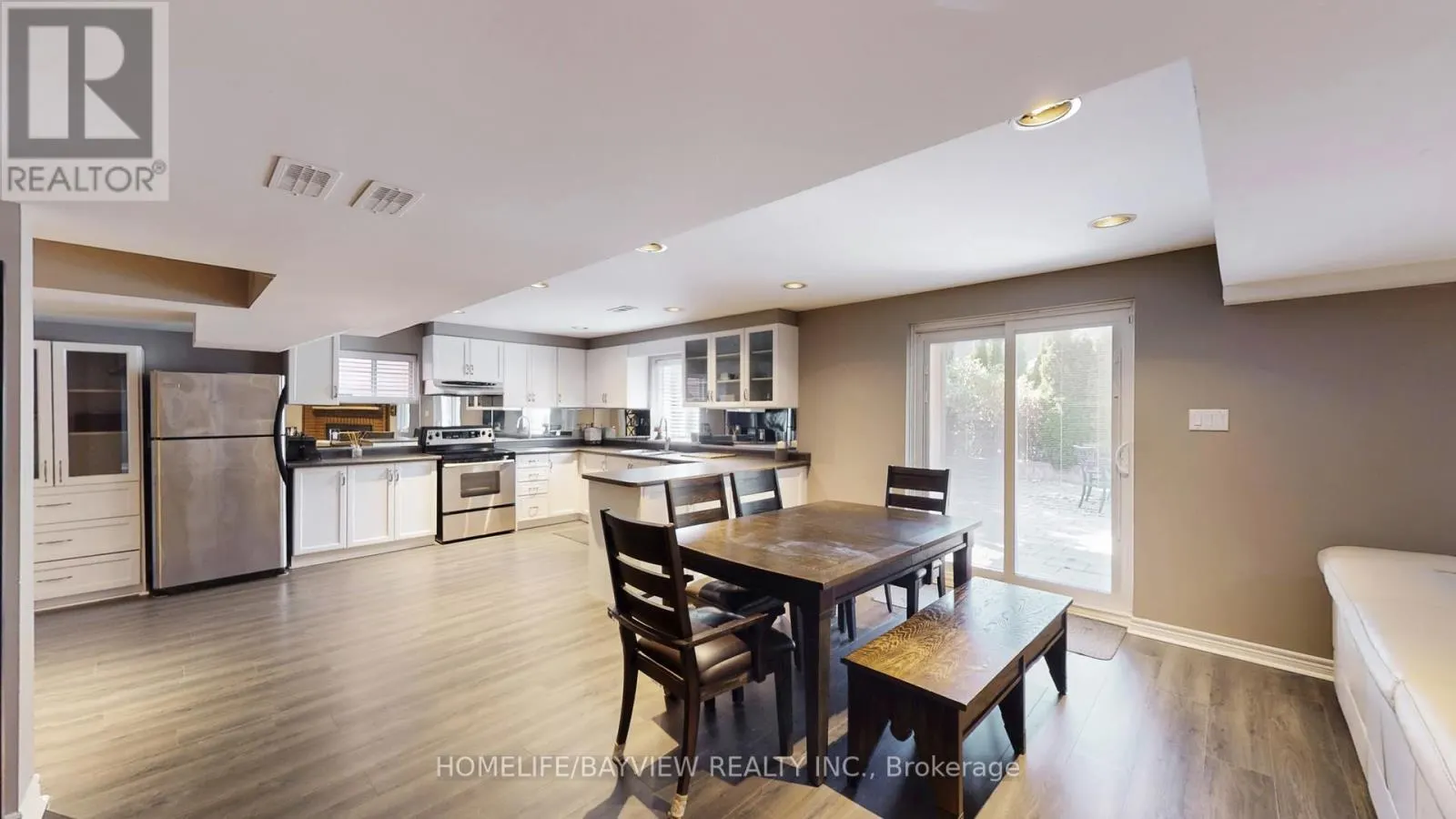 372 GREENOCK DRIVE