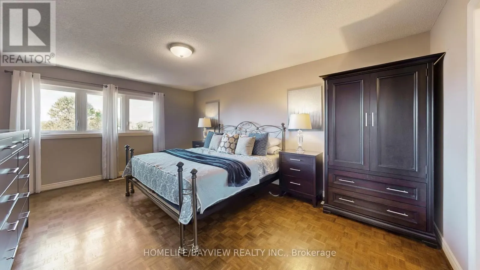 372 GREENOCK DRIVE