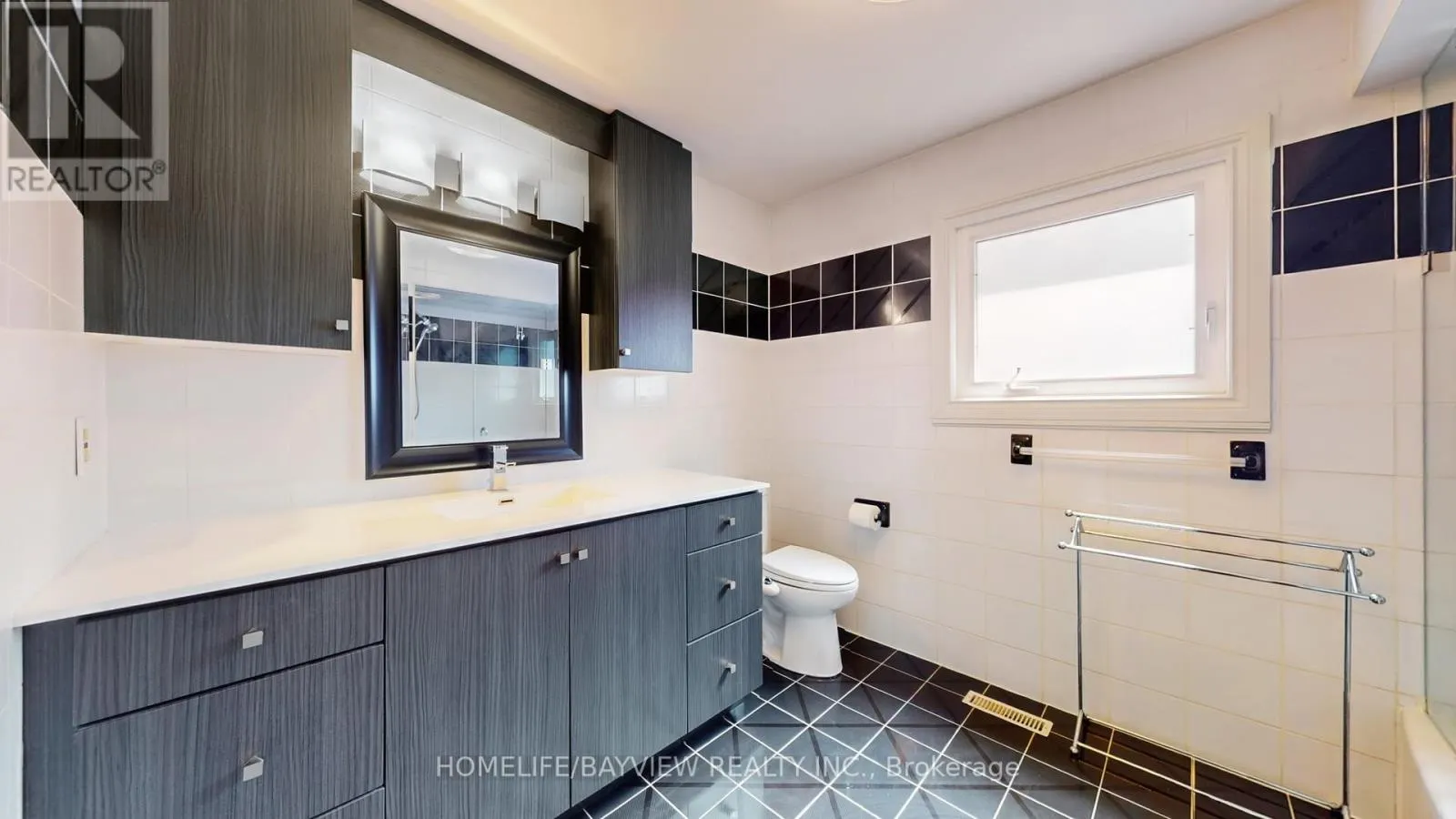 372 GREENOCK DRIVE