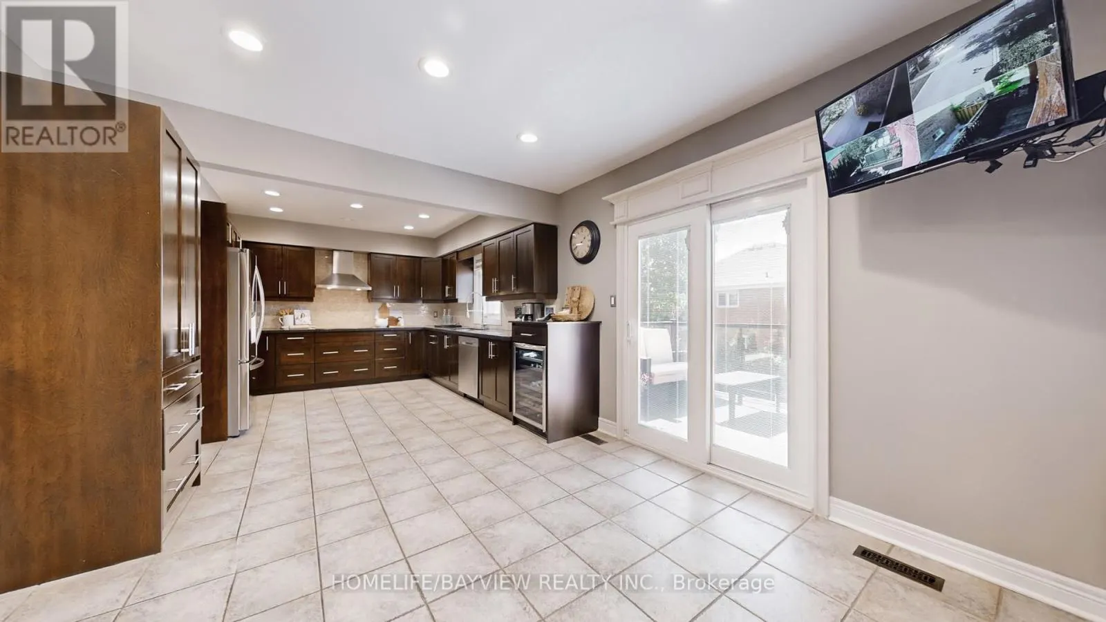 372 GREENOCK DRIVE