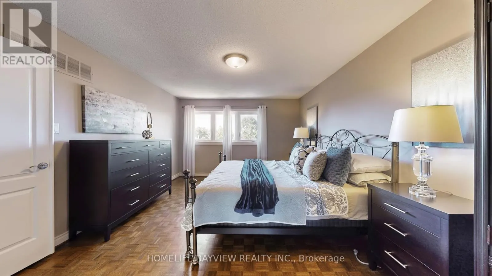 372 GREENOCK DRIVE