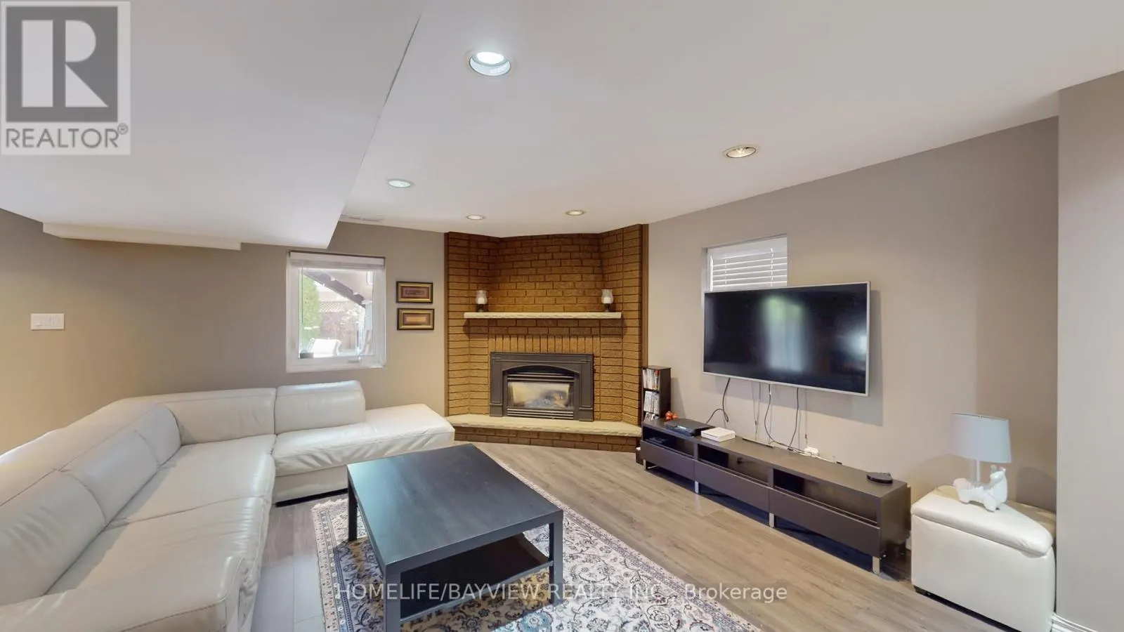 372 GREENOCK DRIVE