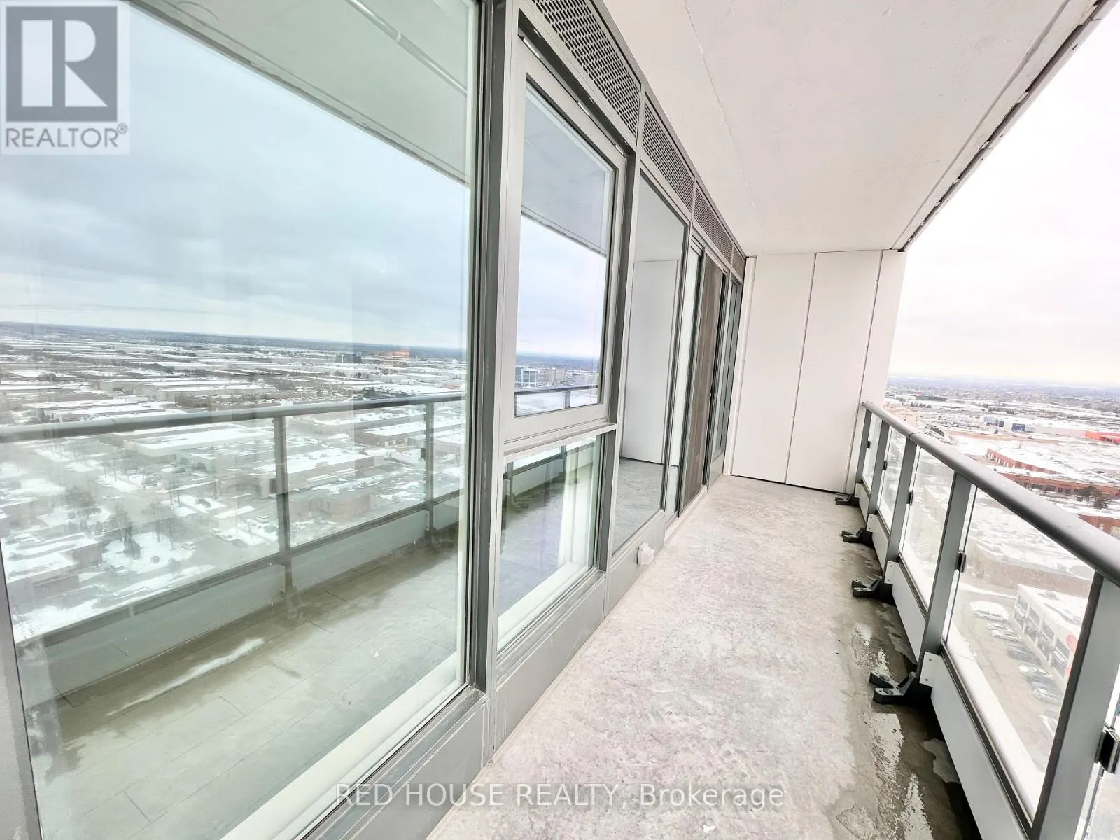 2111 - 898 PORTAGE PARKWAY