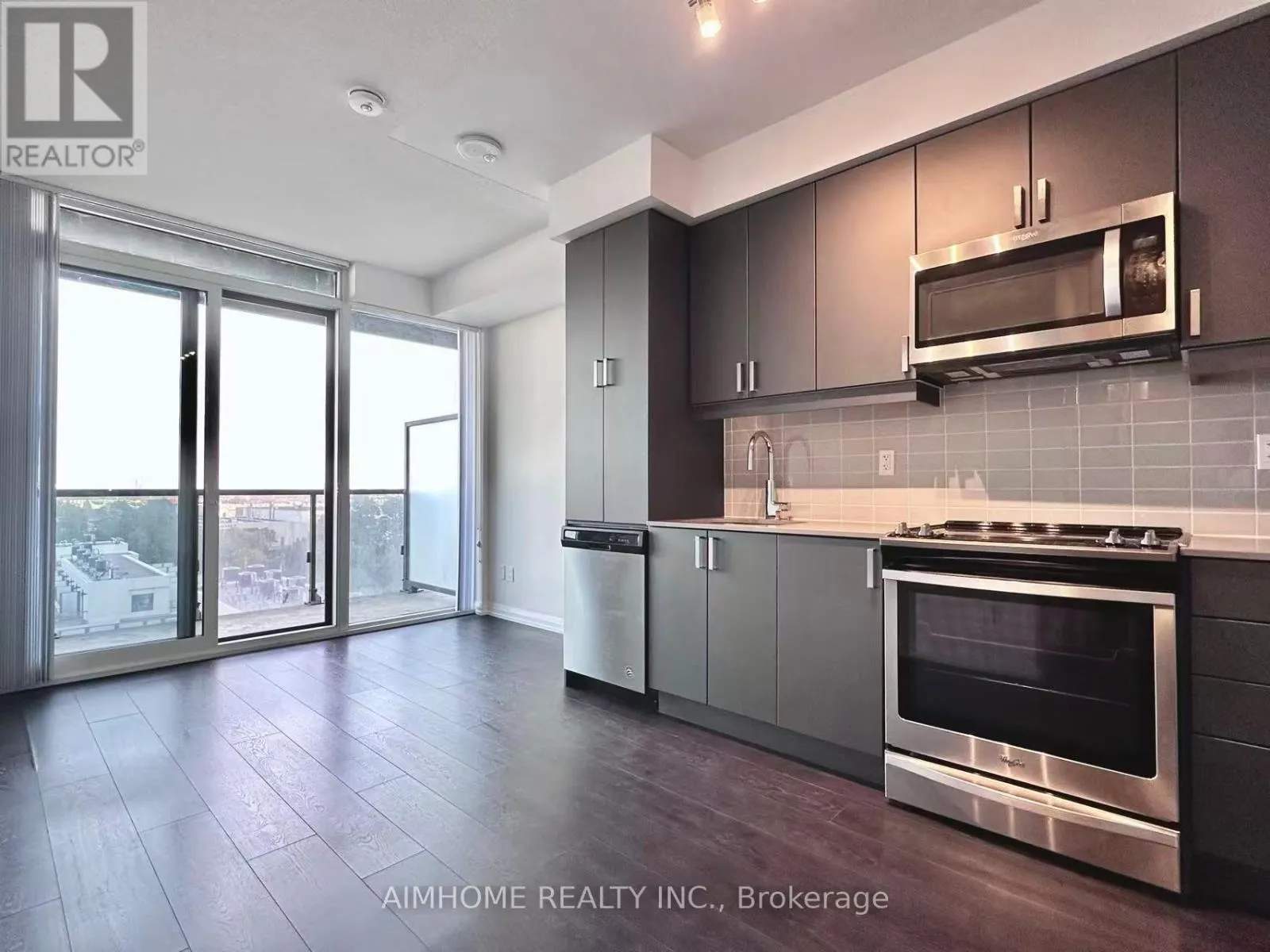 601 - 7895 JANE STREET