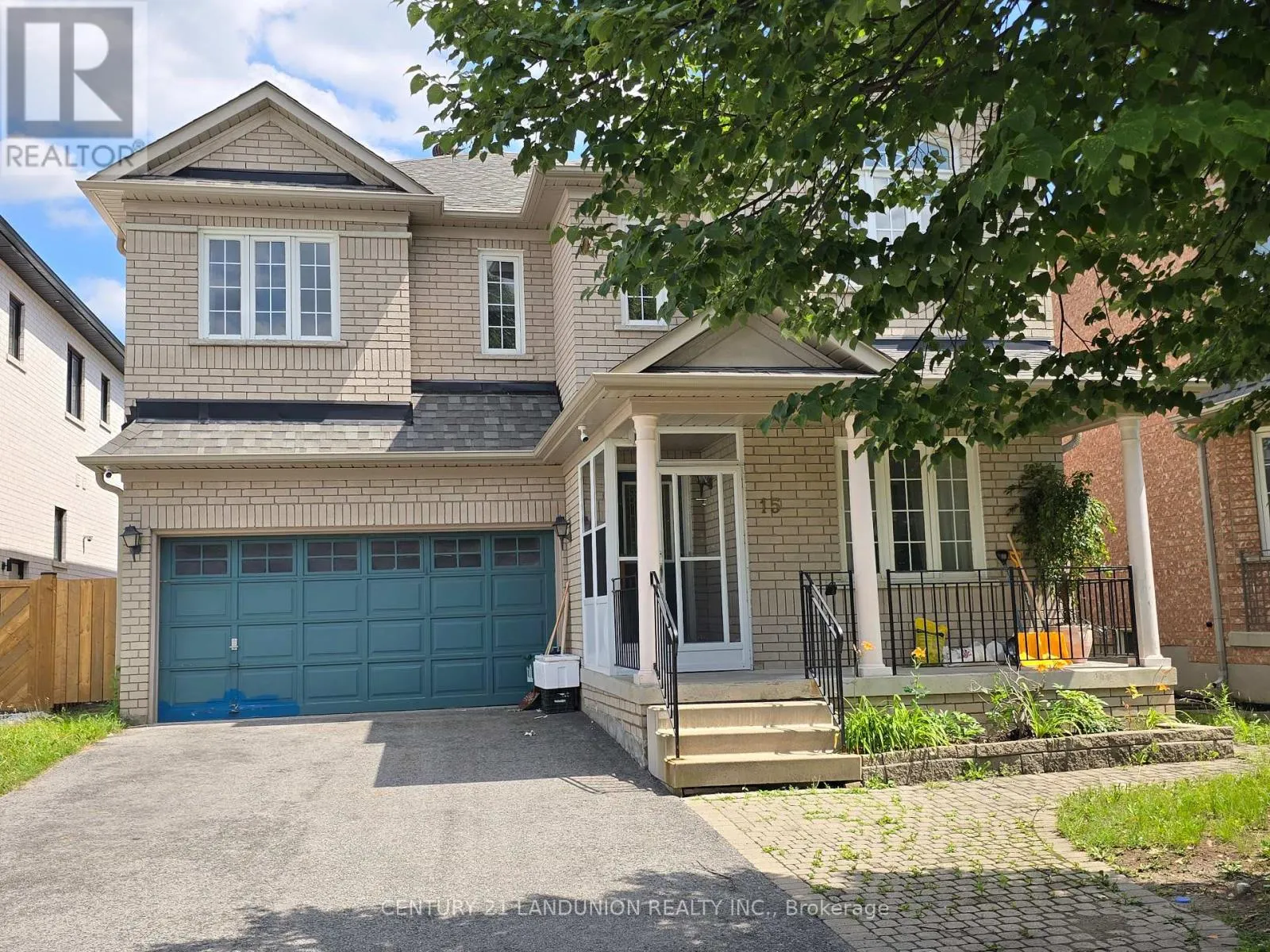 3 RMS - 15 ANNINA CRESCENT