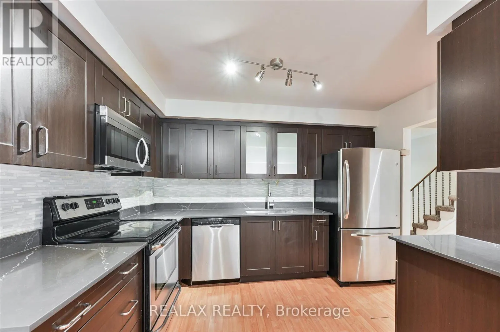 6 KINDALE WAY