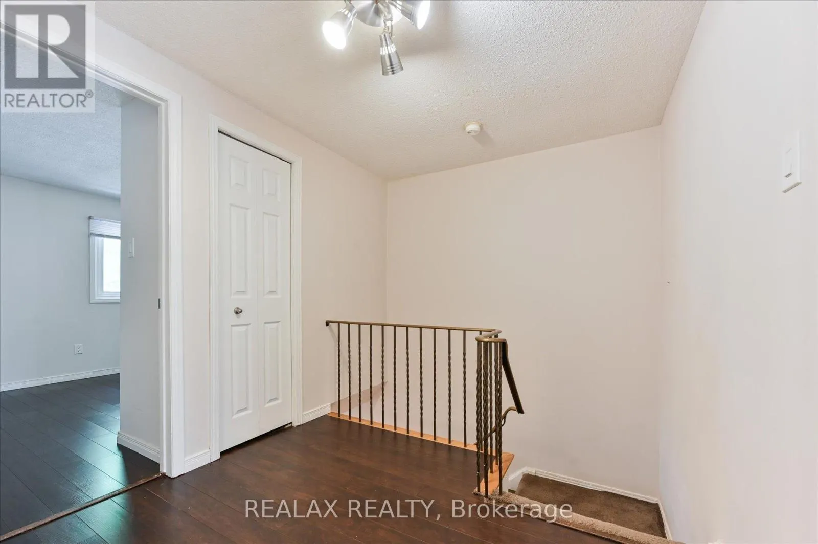 6 KINDALE WAY