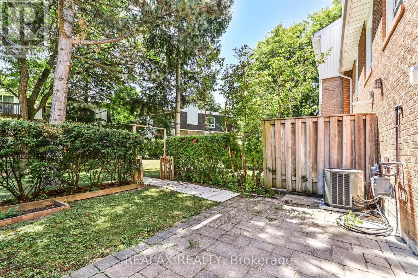 6 KINDALE WAY