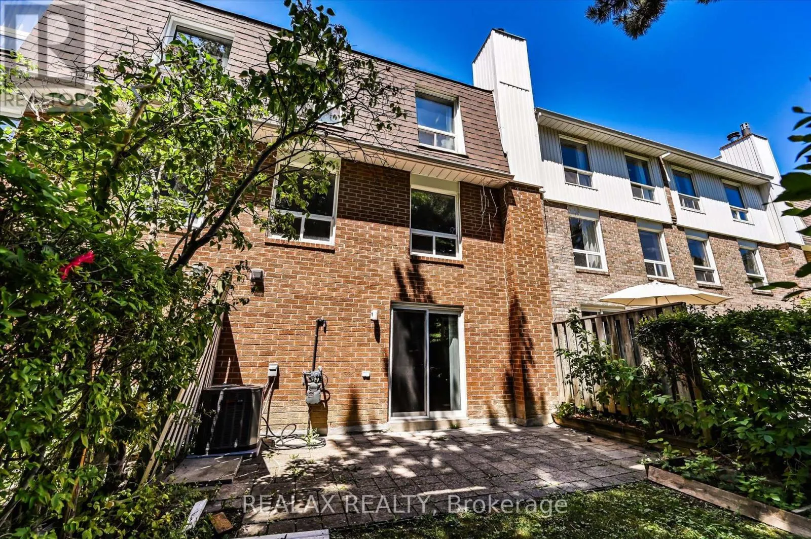 6 KINDALE WAY