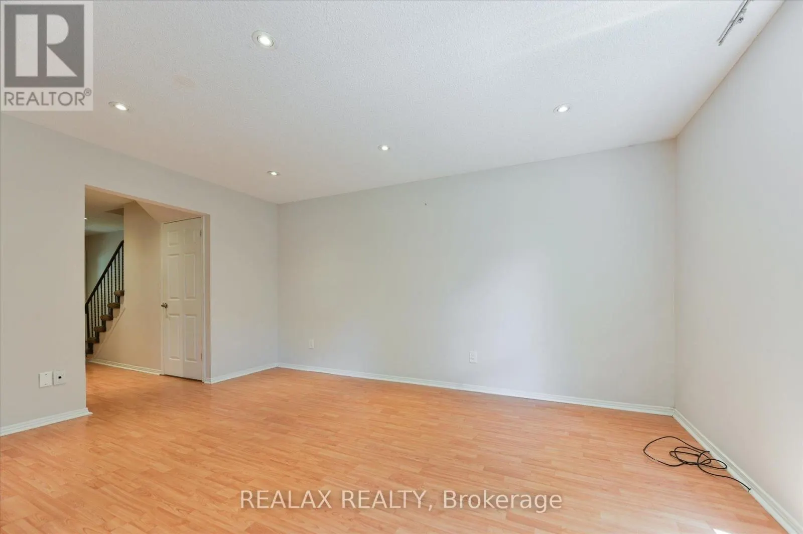 6 KINDALE WAY