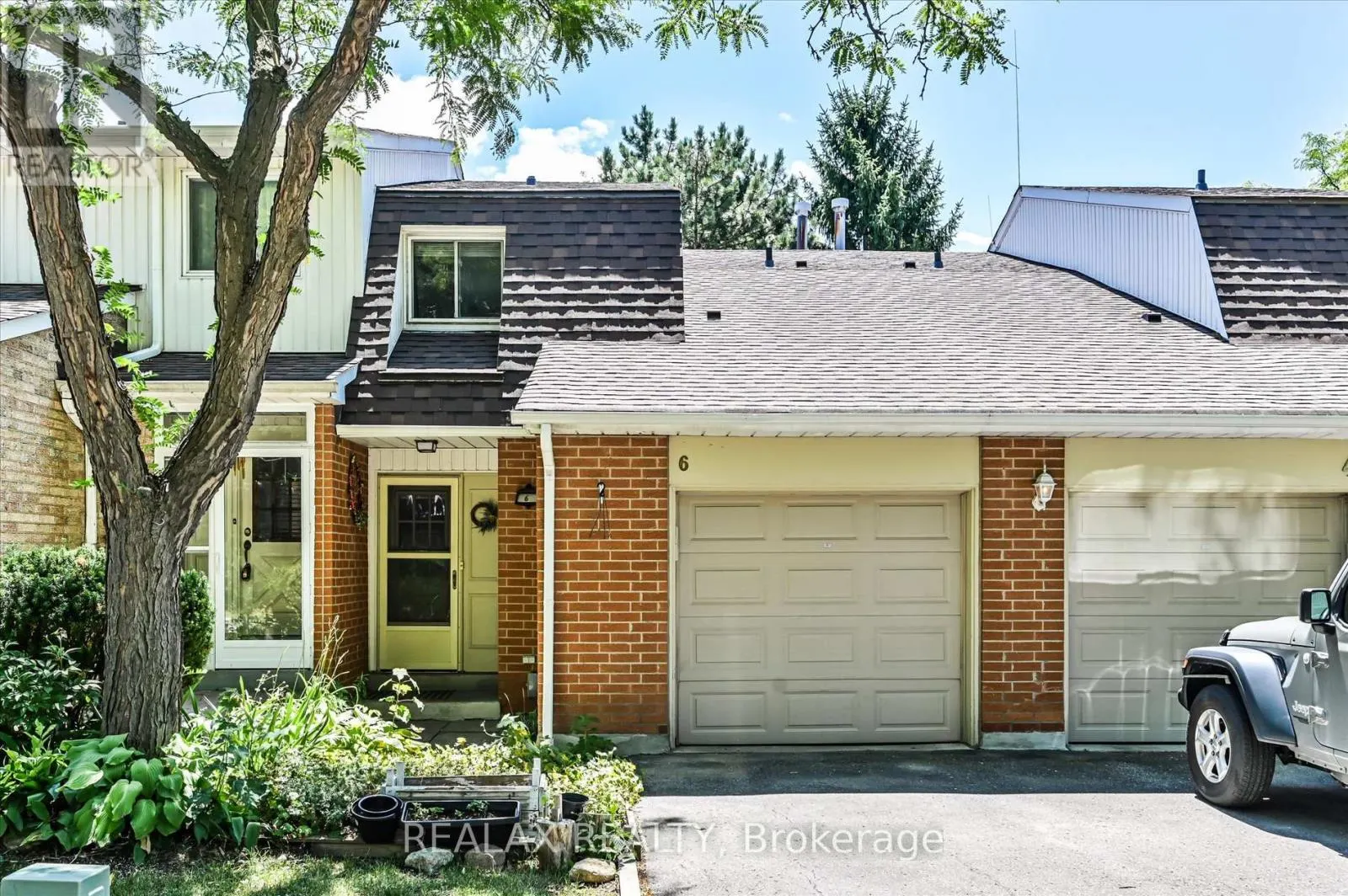 6 KINDALE WAY