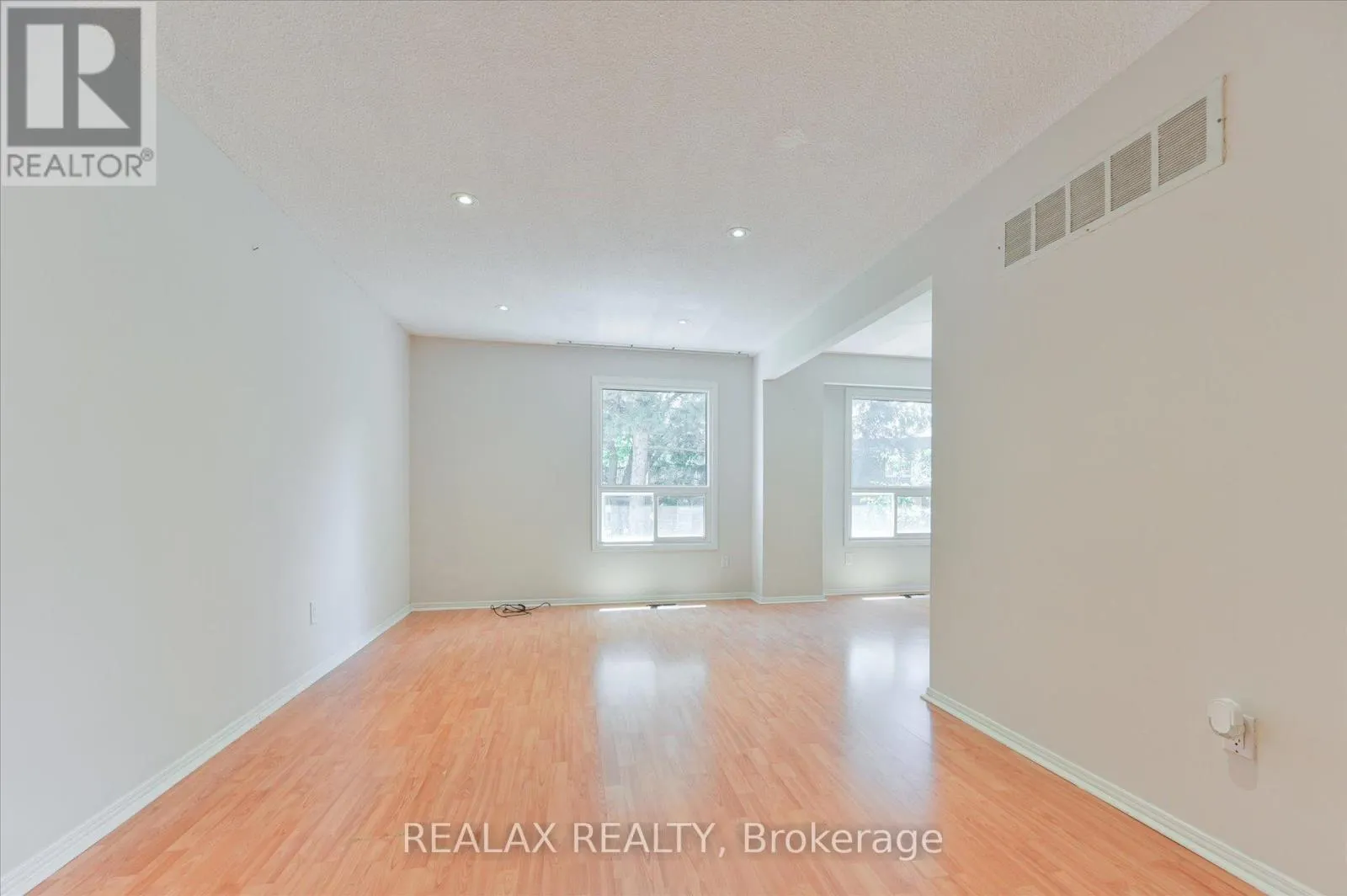 6 KINDALE WAY
