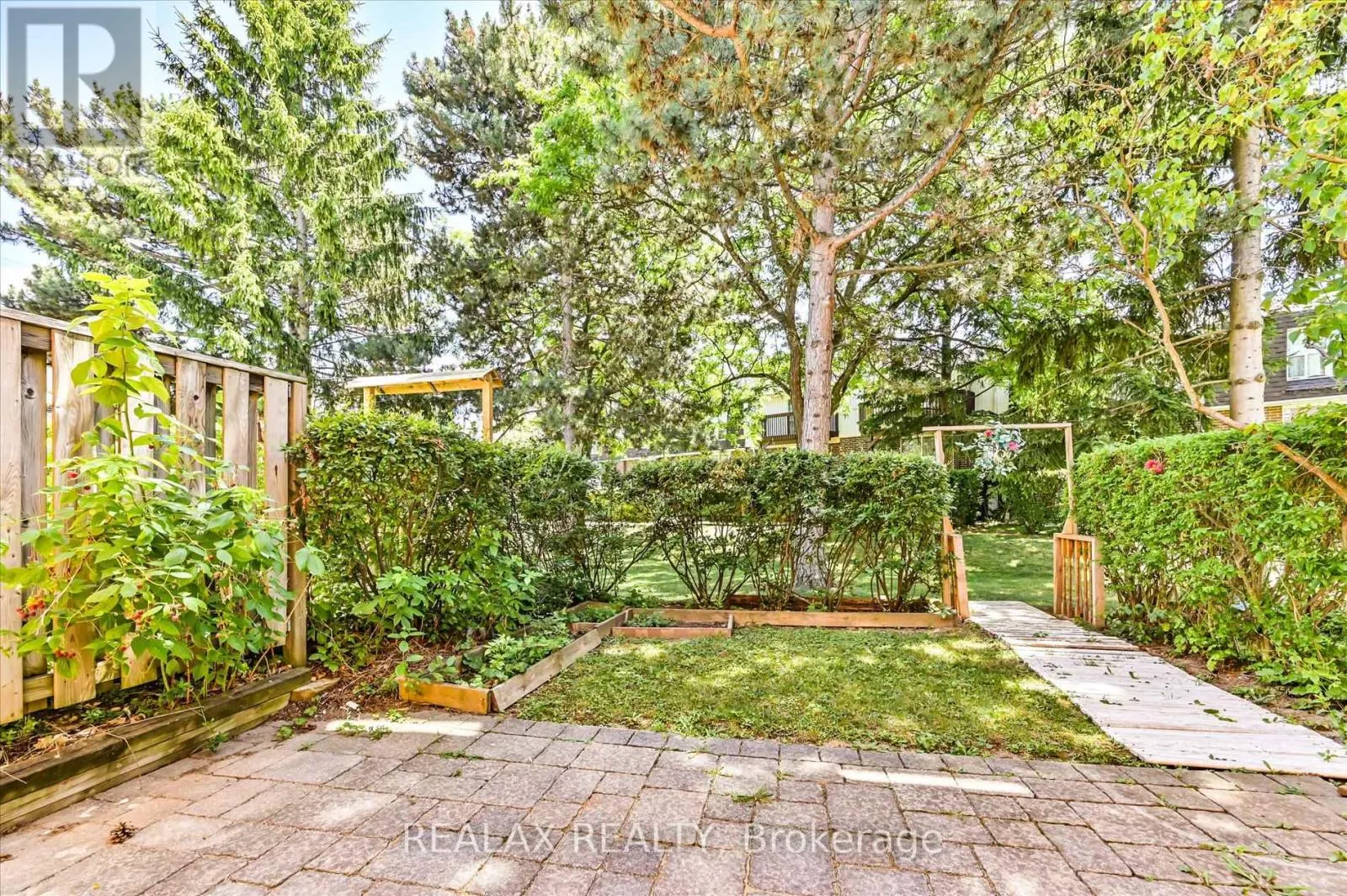 6 KINDALE WAY