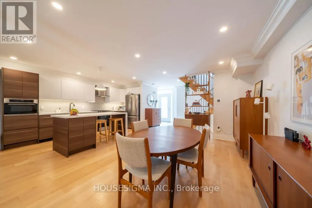 40 BROWNSTONE CIRCLE