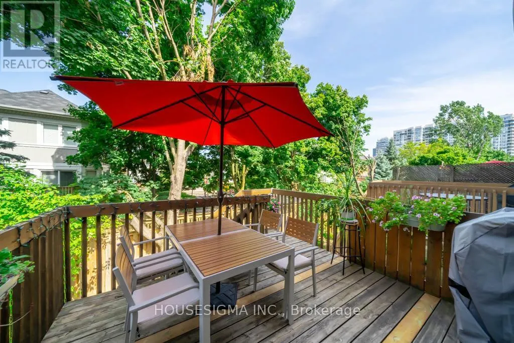40 BROWNSTONE CIRCLE