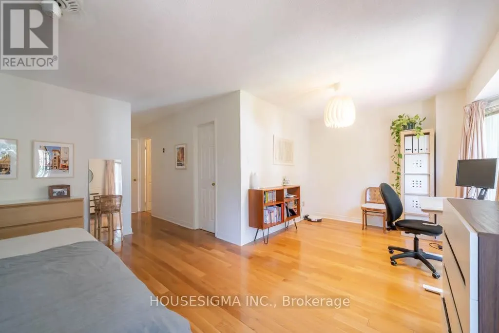 40 BROWNSTONE CIRCLE