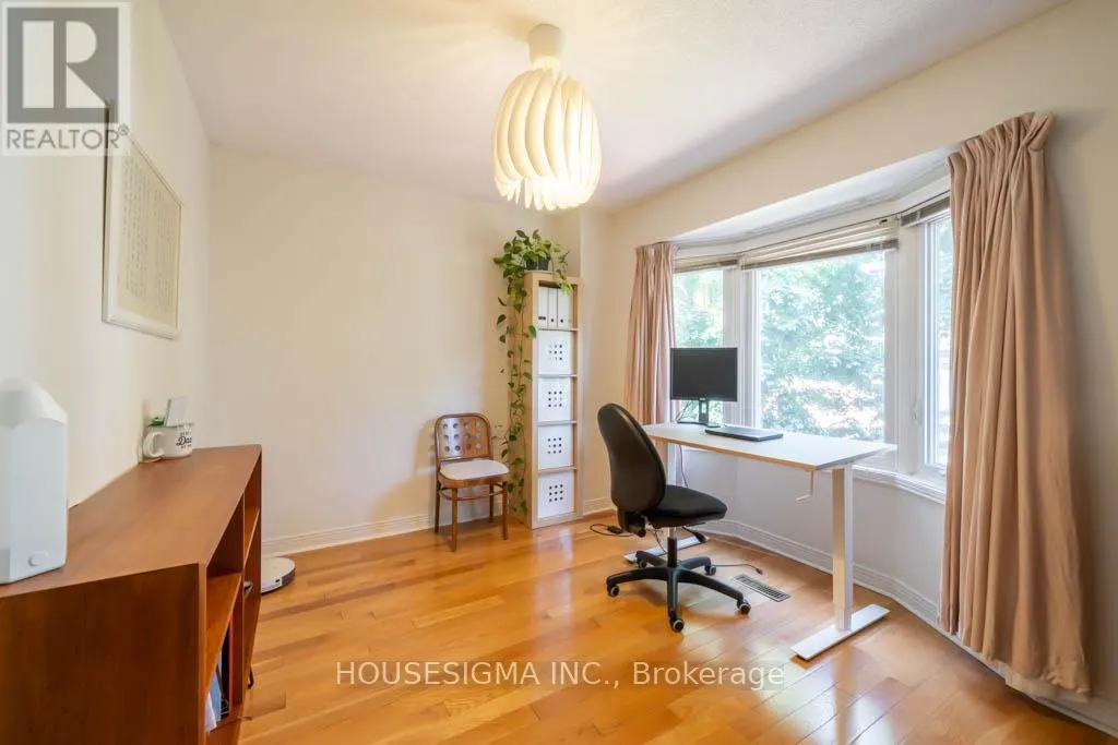 40 BROWNSTONE CIRCLE