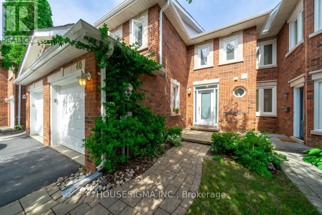 40 BROWNSTONE CIRCLE