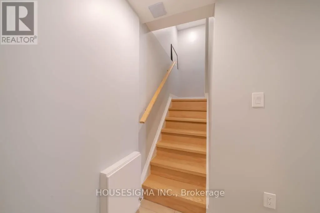 40 BROWNSTONE CIRCLE