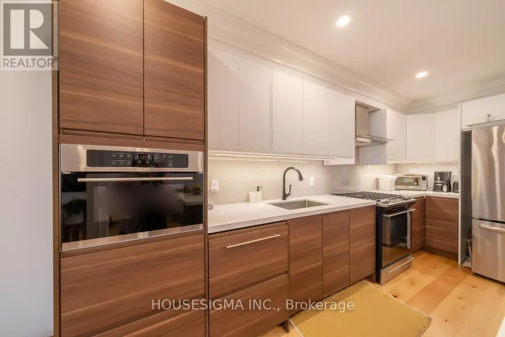 40 BROWNSTONE CIRCLE