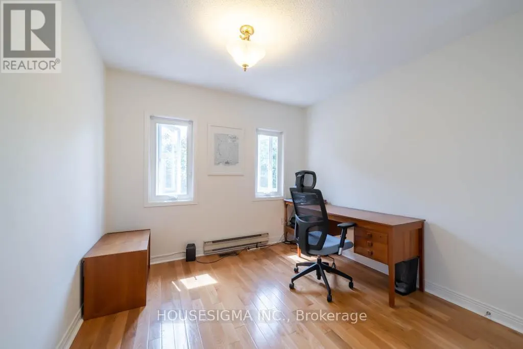 40 BROWNSTONE CIRCLE