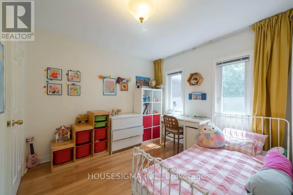 40 BROWNSTONE CIRCLE