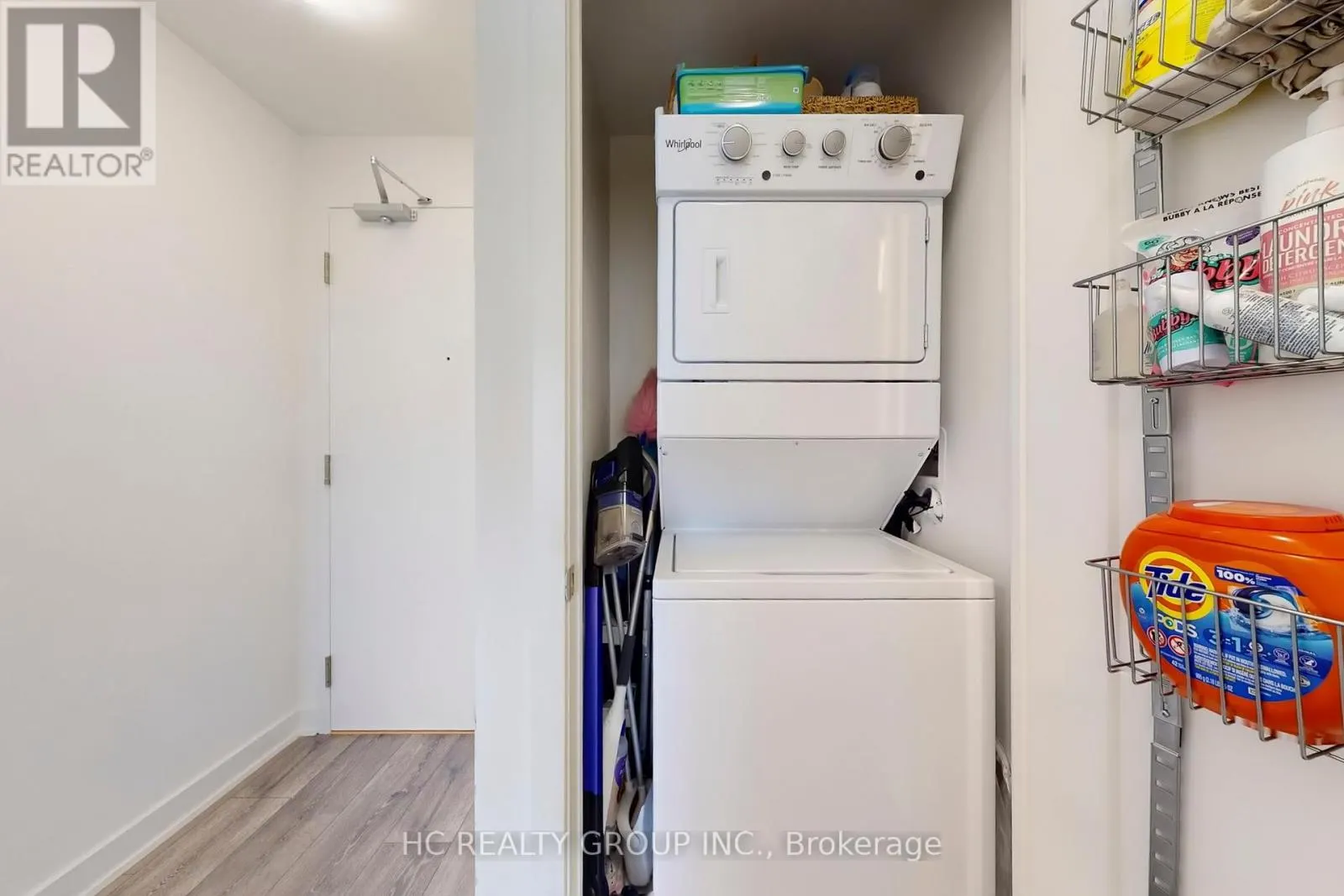 1111 - 105 ONEIDA CRESCENT