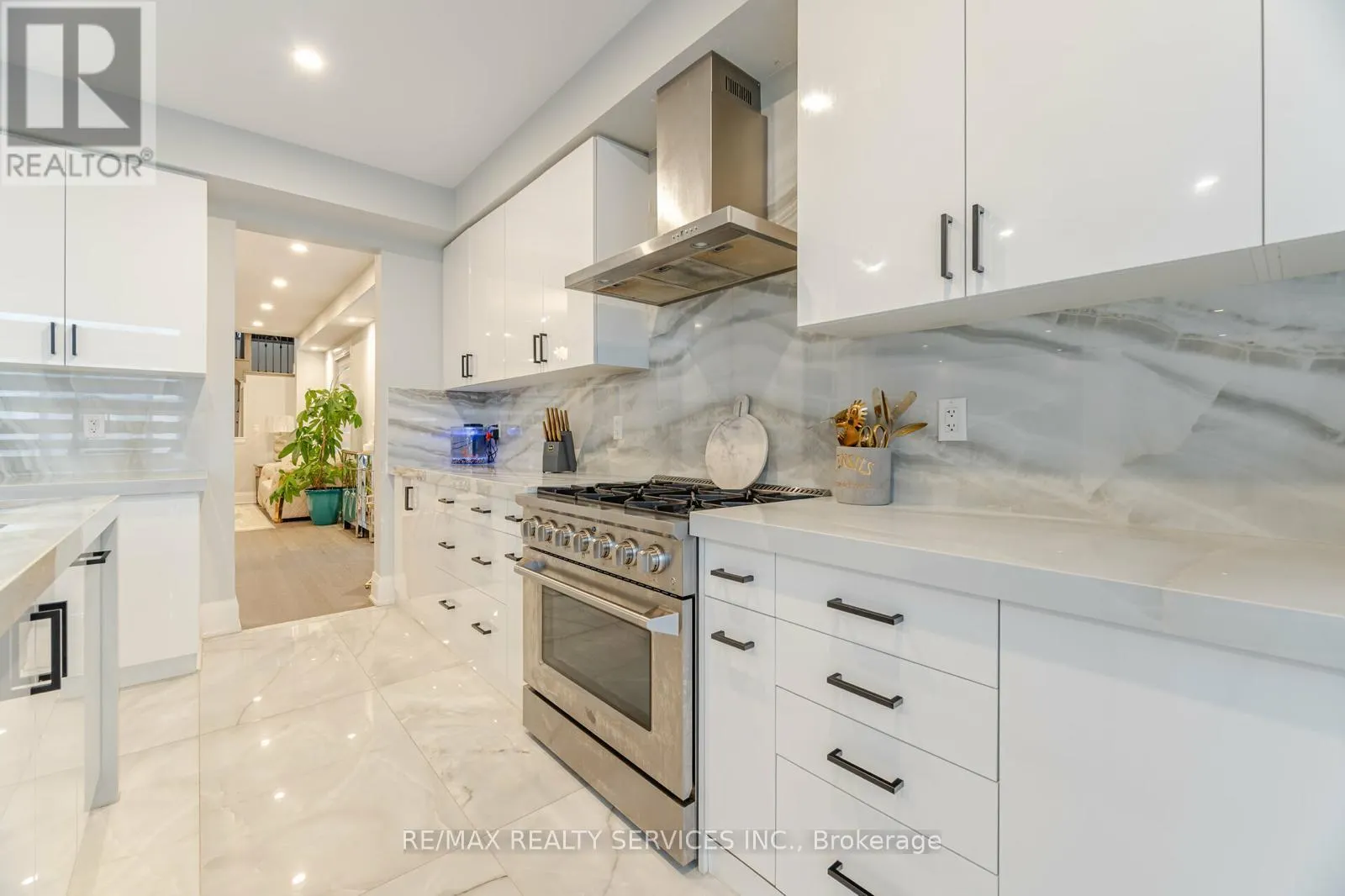 7 BYBLOS COURT