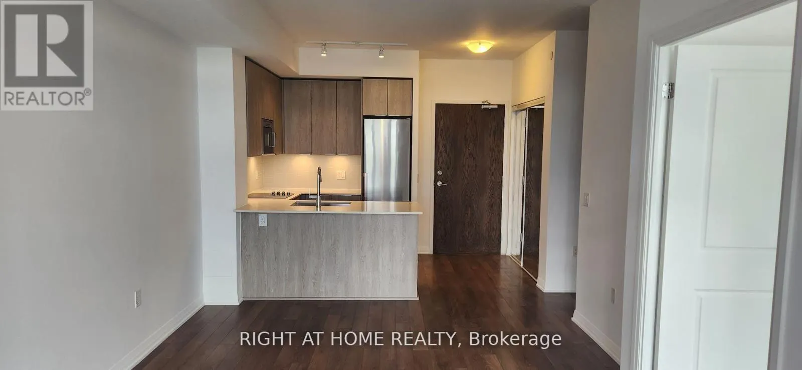 311 - 99 EAGLE ROCK WAY