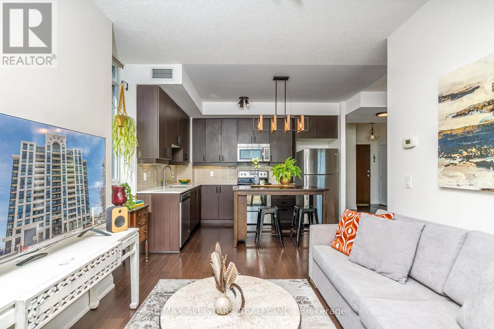 911 - 9582 MARKHAM ROAD