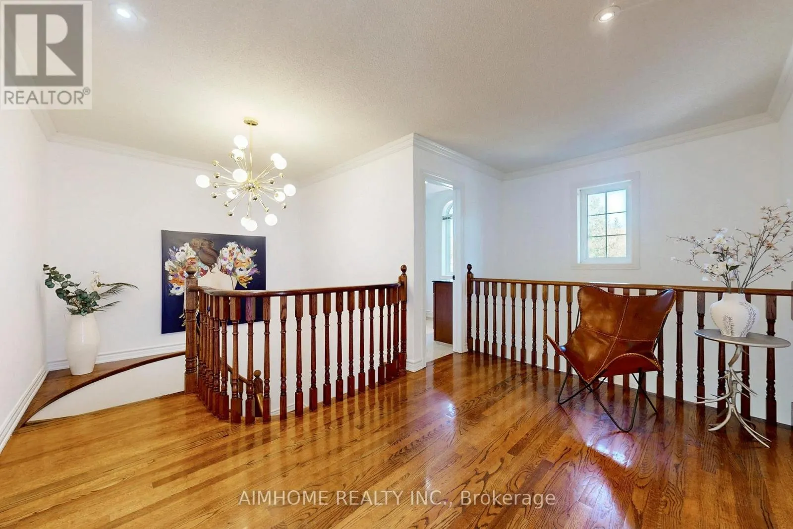 812 FOXCROFT BOULEVARD