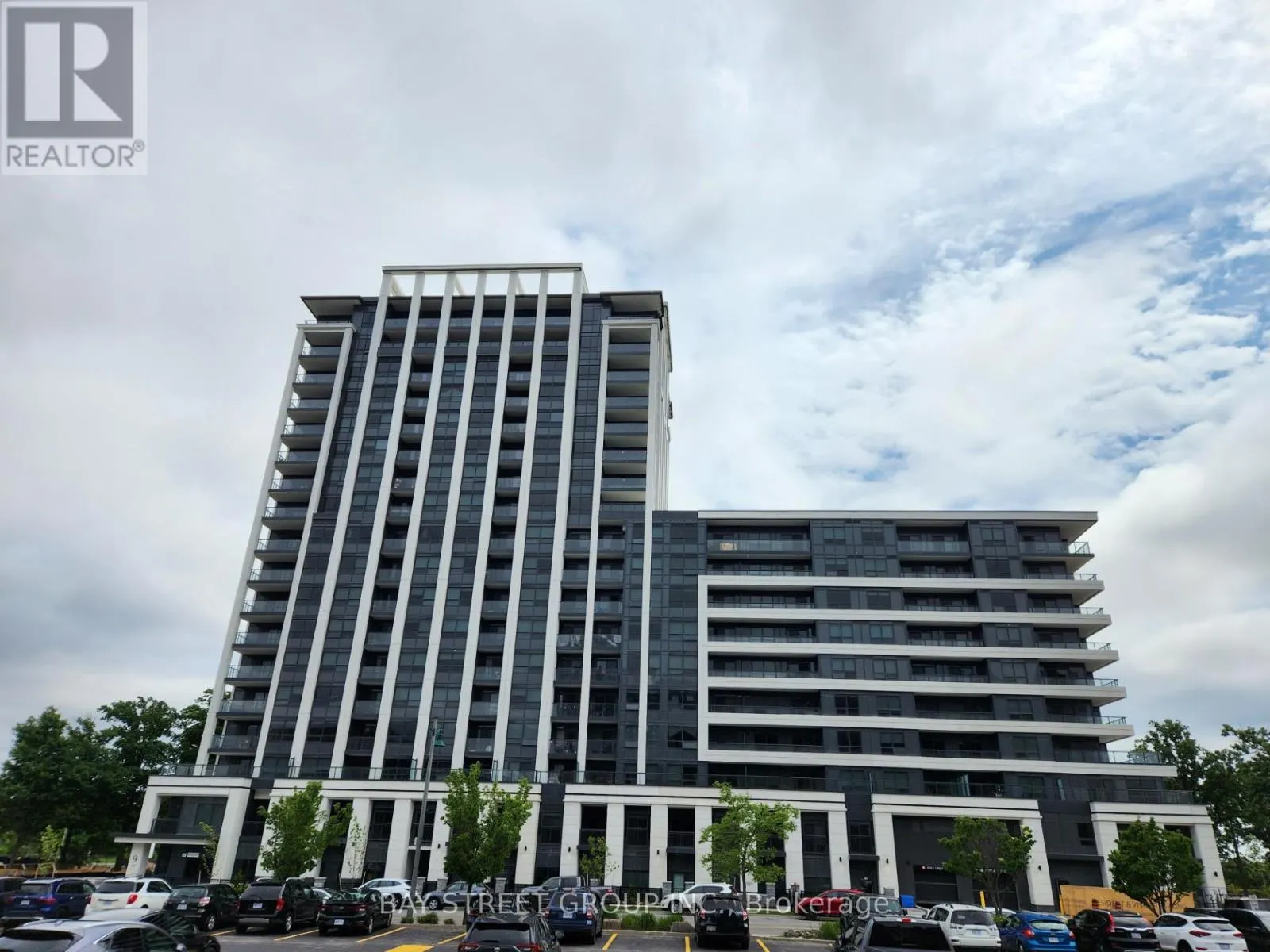 802 - 8 CEDARLAND DRIVE