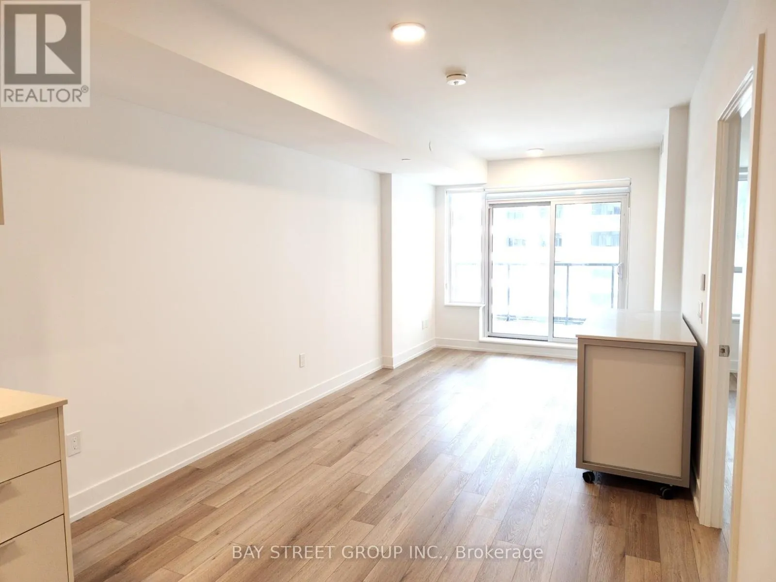 802 - 8 CEDARLAND DRIVE
