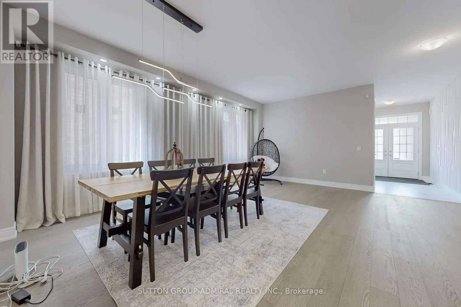 99 KINGKNOLL CRESCENT