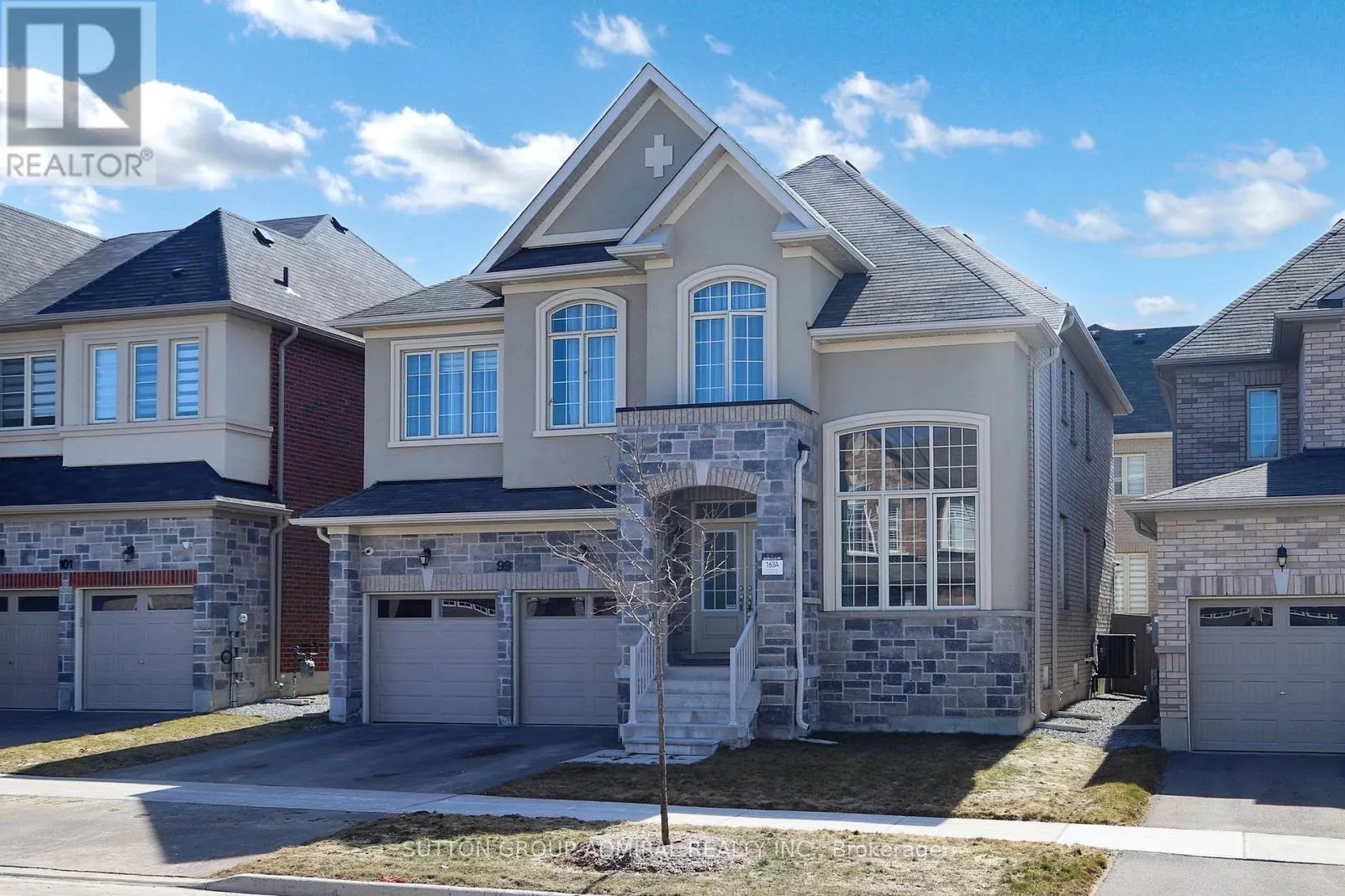 99 KINGKNOLL CRESCENT