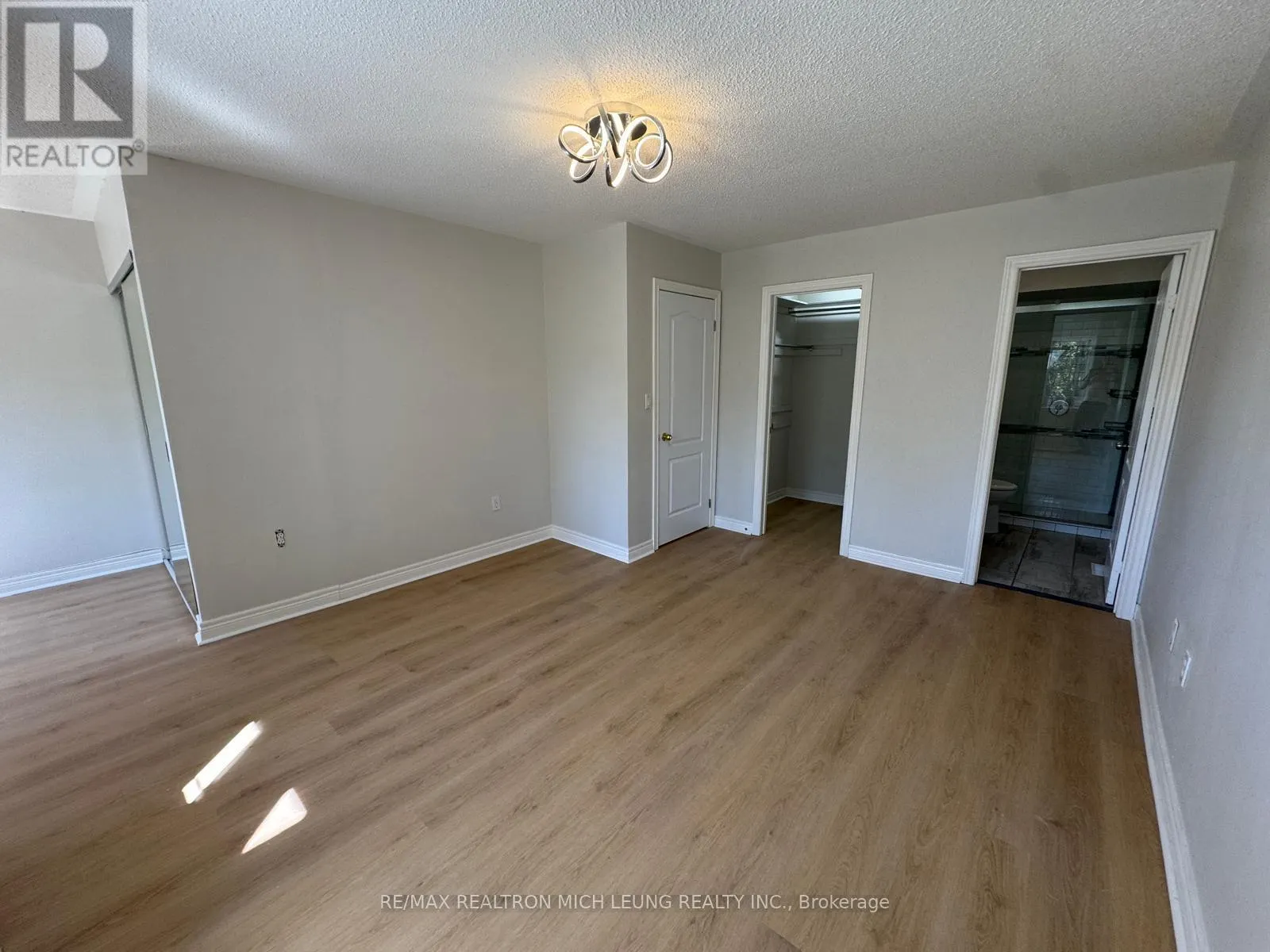 138 DENISE CIRCLE