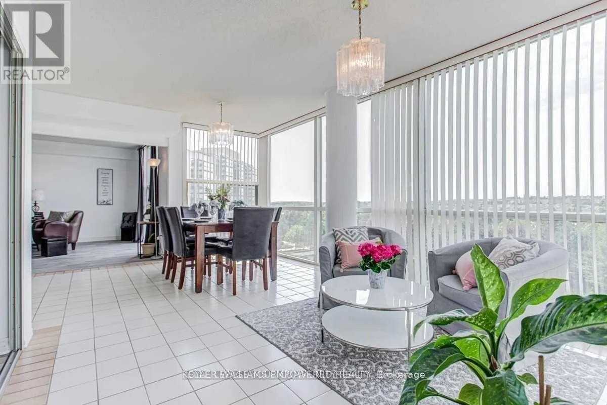 707 - 20 HARDING BOULEVARD W